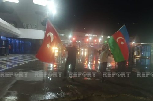 Azərbaycanın yanğınsöndürənlərinin növbəti qrupu Türkiyəyə çatıb - FOTO