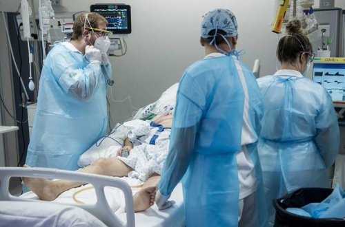 В июле заболеваемость COVID-19 в мире возросла на треть, но резко снизилась смертность