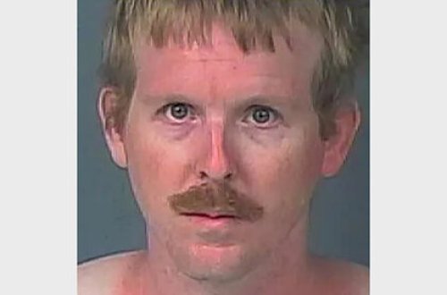 36 yaşlı kişi bir ay 15 yaşlı məşuqəsinin dolabında YAŞADI - Cəzası AĞIR OLDU