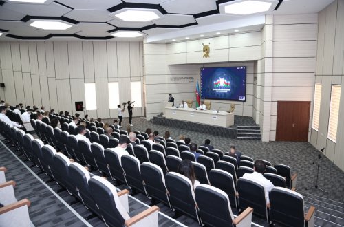 Baş Prokurorluqda “Sosial təhlükədə olan uşaqların müdafiəsi üçün təxirəsalınmaz tədbirlər” mövzusunda müşavirə keçirilib