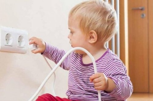 Kürdəmirdə 2 yaşlı körpəni elektrik cərəyanı ÖLDÜRDÜ