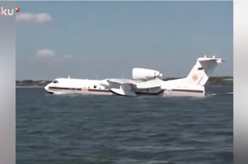 Самолет-амфибия МЧС Азербайджана тушит пожар в Турции - ВИДЕО