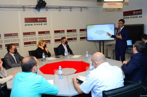 Trend Beynəlxalq İnformasiya Agentliyində “Media haqqında” qanun layihəsinin müzakirəsi keçirilib (FOTO)