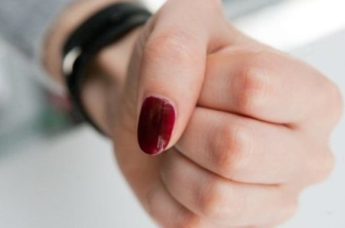 Zirədə qadın qadını döydü