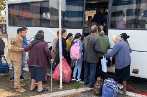 Qüdrətli Azərbaycan başqa çıxış yolu qoymadı: Qarabağda gələcək görməyən ermənilərin böyük köçü başladı - FOTO