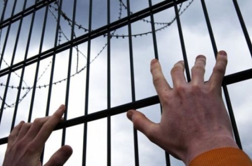 5 müttəhim istintaq təcridxanadan qaçdı