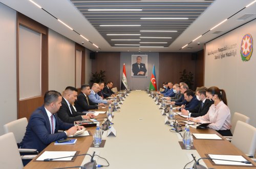Ceyhun Bayramov İraqın rabitə naziri ilə görüşüb