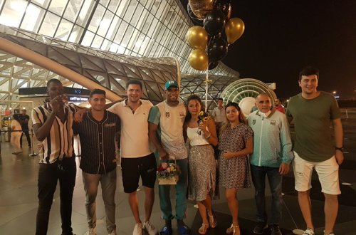 Tokio-2020-də bürünc medal qazanan Azərbaycan boksçusu Bakıya qayıdıb - FOTOLENT