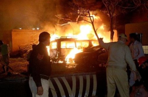 Pakistanda ağır yol qəzası: Ondan çox şəxs yanaraq həlak olub