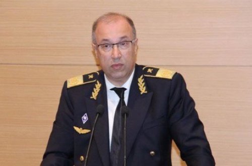 Aylıq maaşı 2000 manat olan Zaur Hüseynovun ailəsinə məxsus avtomobillər və nömrələr – VİDEO