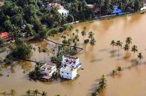 Hindistanda 350-dən çox kənd su altında qalıb