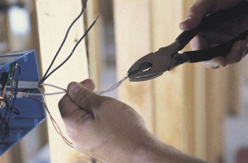 Tovuzda 27 yaşlı oğlanı elektrik cərəyanı vurdu- vəziyyəti ağırdır (ÖZƏL) 