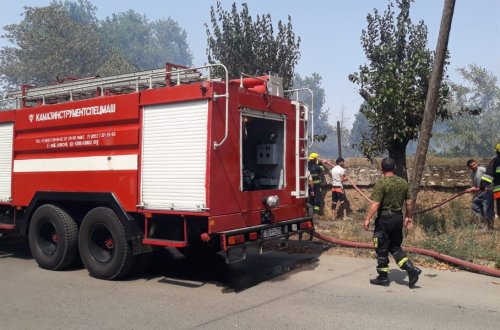 Azərbaycanda keçmiş çaxır zavodunun ərazisi yanır -  FOTO (ÖZƏL) 