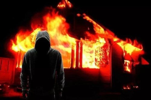 Moskvada skripkaçı tələbə öz müəlliminin əl-qolunu bağlayıb yandırdı