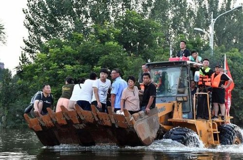 Не менее 21 человека погибли из-за наводнений в китайской провинции Хубэй