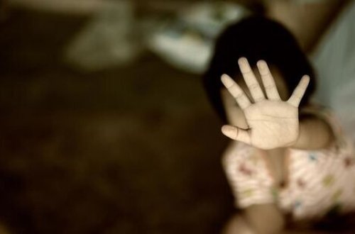 Bakıda dəhşət: Azyaşlı bacı və qardaş işgəncələrə məruz qaldı - RƏSMİ