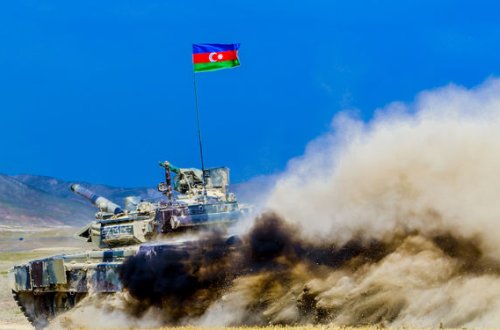 Azərbaycan ordusunun tank bölmələri intensiv döyüş hazırlığı məşğələlərinə başladı - RƏSMİ + VİDEO