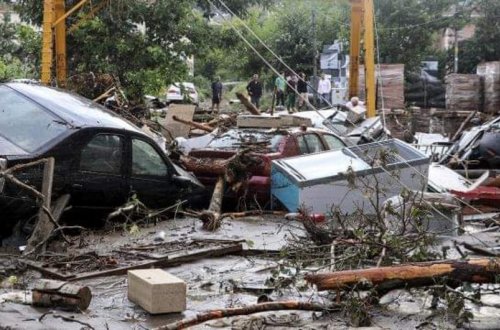 Türkiyədə sel qurbanlarının sayı 38 nəfərə çatıb - YENİLƏNİB