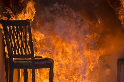 Zaqatalada mağaza yandı, satıcı öldü