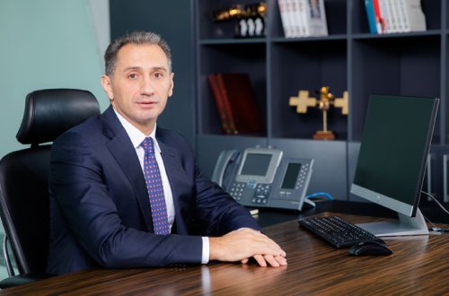 Nazir baş direktorun müavinini vəzifəsindən azad etdi