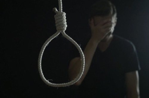 Azərbaycanda şagird intihar etdi