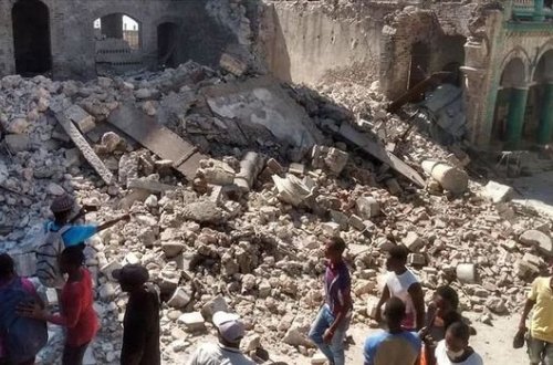 Число жертв землетрясения на Гаити возросло до 1 297