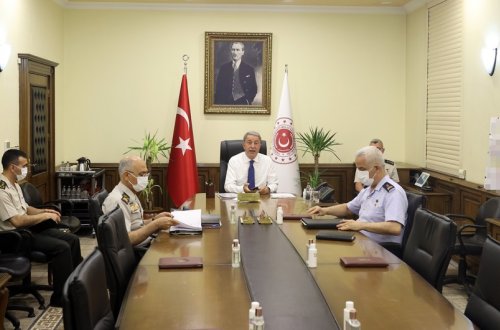 Hulusi Akar Əfqanıstandakı vəziyyətlə bağlı müşavirə keçirib