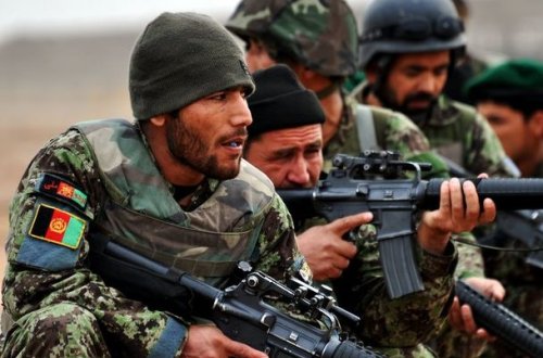 Tacikistan Əfqanıstandan qaçan hərbçiləri qəbul edir