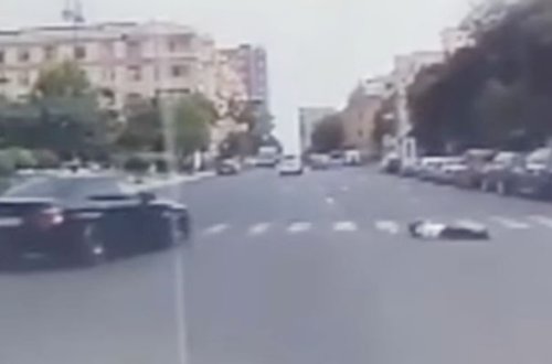 Yol polisi moped sürücüsünü vurdu - Video