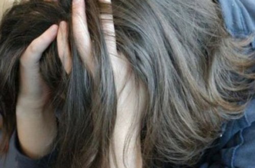 Gənc qız anası və qardaşı tərəfindən ağır fiziki işgəncələrə məruz qalıb - Fotolar