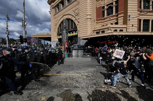 Avstraliyada karantin rejminə qarşı etiraz aksiyaları keçirilib