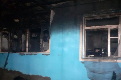 Salyanda yaşayış evi yanıb