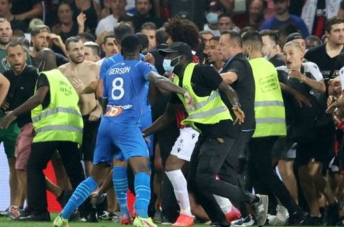 Fransa çempionatında kütləvi dava: Oyun yarımçıq dayandırıldı (FOTOLAR)