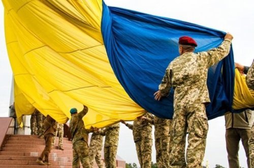 Ukraynada ən böyük dövlət bayrağı hazırlanıb – FOTO