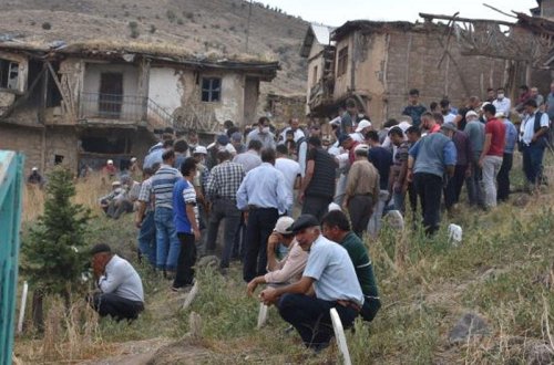 Həyat yoldaşı və körpəsini öldürərək intihar etdi - Dəfn yeri mübahisə yaratdı - VİDEO