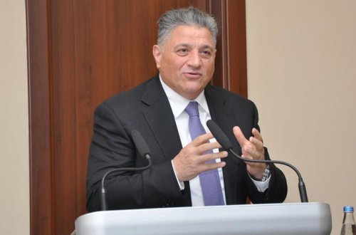 Saxta COVID-19 pasportu satan poliklinkanın baş həkimi sabiq prokurorun qardaşı imiş