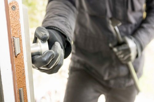 Bakıda anbardan 20 min manatlıq oğurluq olub