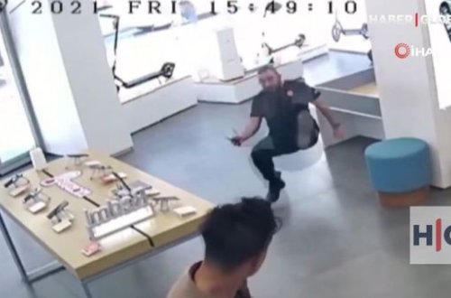 Balaca canlı mağazada təşviş yaratdı - VİDEO