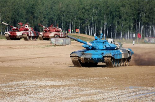Hərbçilərimiz “Tank biatlonu” müsabiqəsində ilk yarışa başlayıblar - FOTO