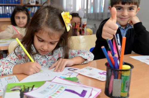 Övladı məktəbə gedəcək valideynlərin NƏZƏRİNƏ! - QİYMƏTLƏR AÇIQLANDI