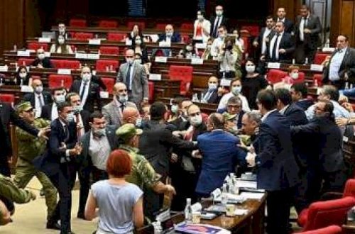 Paşinyanın deputatları parlamentdə 4 şəxsi qaralayıb - “Joxovurd“ qəzeti