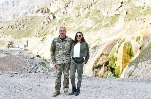 ONUN BÖYÜK ÜRƏYİ - Qənirə Paşayeva yazır
