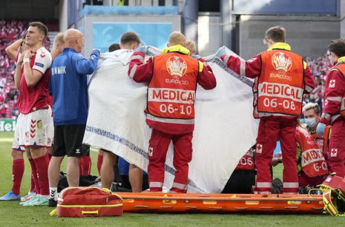 AVRO-2020-də Eriksenin həyatını xilas edənlər mükafatlandırıldı