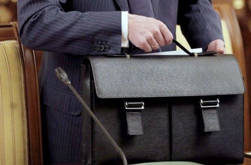 Müraciət edirik ki, tenderə qatılmaq istəyirik, zəng gəlir ki, o tenderi biz götürmüşük, formal keçirilir