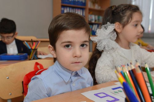 Yeni tədris ili başlayır: Məktəblərdə yeni qaydalar necə olacaq? (VİDEO)