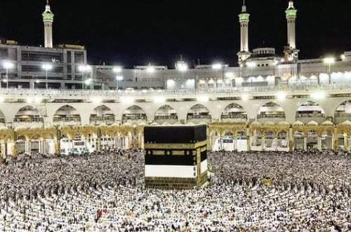 Kəbə evində şok olay - Məkkə Saat Qülləsinə ildırım düşdü - VİDEO