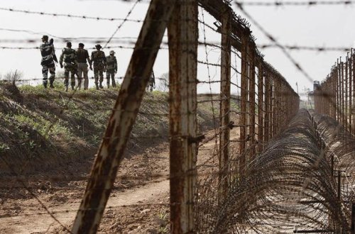 Pakistan hərbçiləri sərhədi qanunsuz keçmək istəyən əfqanlara atəş açdı: Ölənlər var