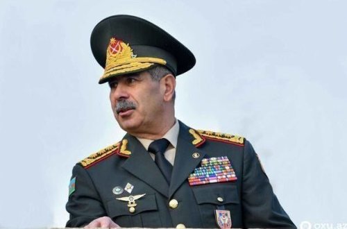 Azərbaycanın müdafiə naziri Qazaxıstan tərəfinə başsağlığı verdi