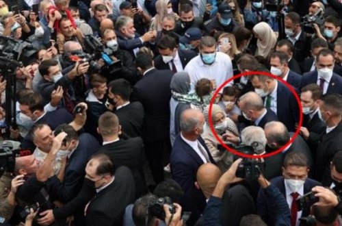 Ərdoğan coşquyla qarşılandı - Məkan Türkiyə deyil... (FOTOLAR)