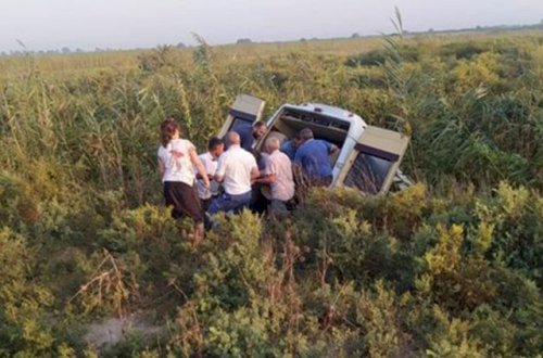 Azərbaycanda ziyarətə gedənlər kanala düşdülər